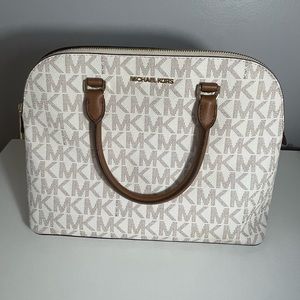 Micheal Kors Purse